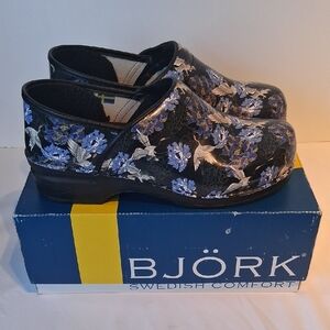 Women's Slike Black and Blue Clogs